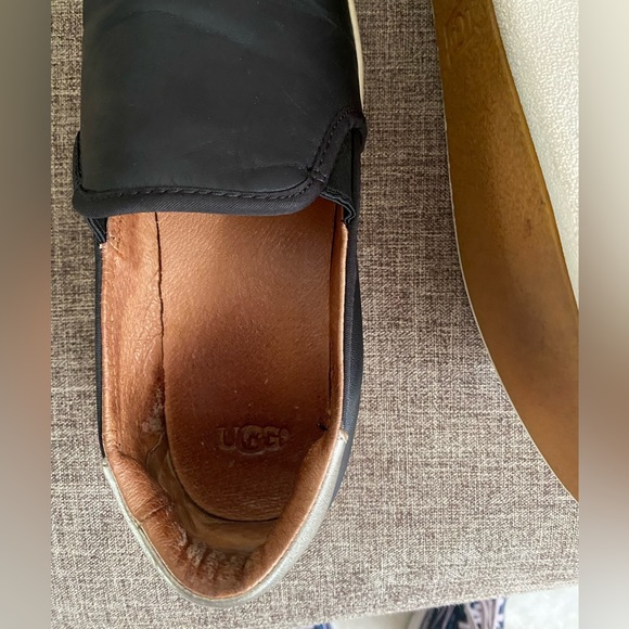 UGG Black leather Women’s 10, 1019108 F27018J - Picture 6 of 9